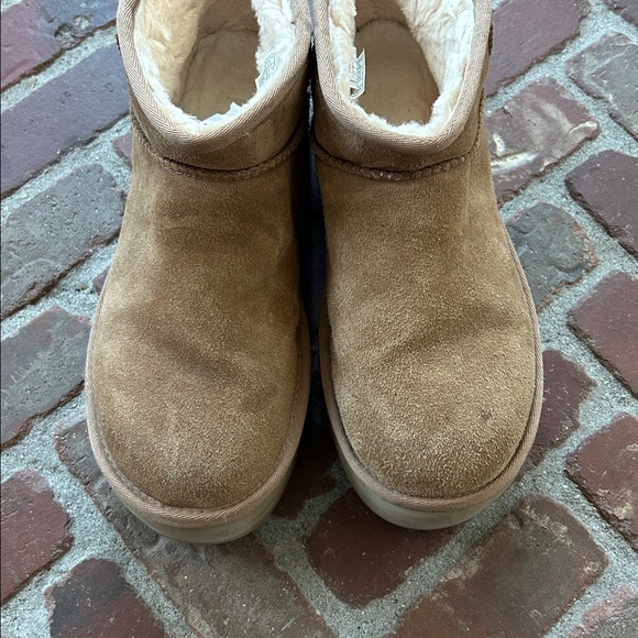 UGG Classic Ultra Mini Platform Boots in Chestnut - Picture 7 of 8